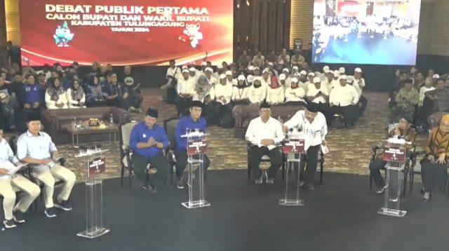 Ikuti Debat Publik Pertama, Empat Paslon Baca Teks, Begini Penilaian Pengamat Komunikasi Politik di Tulungagung