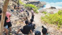 Berswafoto di Tebing Pantai Kedungtumpang Tulungagung, Pelajar Kampung Inggris Terseret Ombak