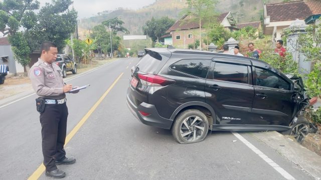 Mobil Dinas Camat Sukorejo Tabrak Pengendara Motor, Kanit Gakkum Satlantas Polres Trengalek: Ini Kronologinya