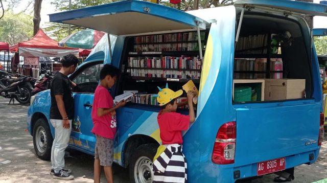 Sediakan 600 Buku, Mobil Pustaka Keliling Hadir Sabtu - Minggu di RTH SLG