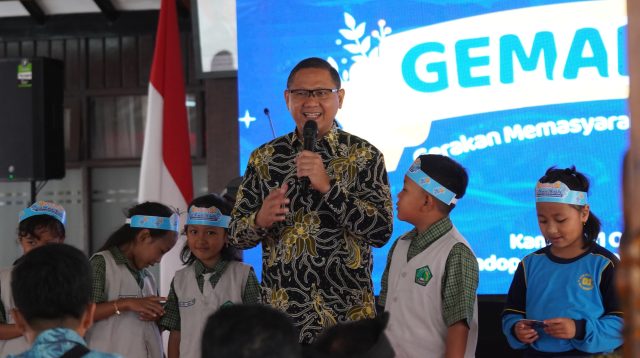 Pj Walikota Batu Ajak Anak-anak Gemar Makan Ikan untuk Tingkatkan Gizi dan Cegah Stunting
