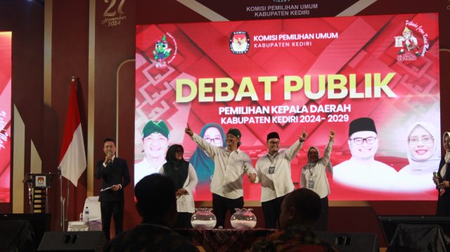 Debat Publik Perdana, Dua Paslon Cabup-Cawabup Kediri Adu Gagasan