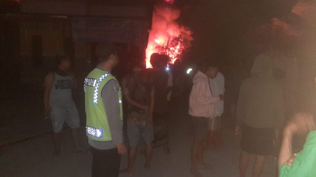 Gudang Helm di Sumobito Ludes Terbakar, Segini Taksiran Kerugiannya