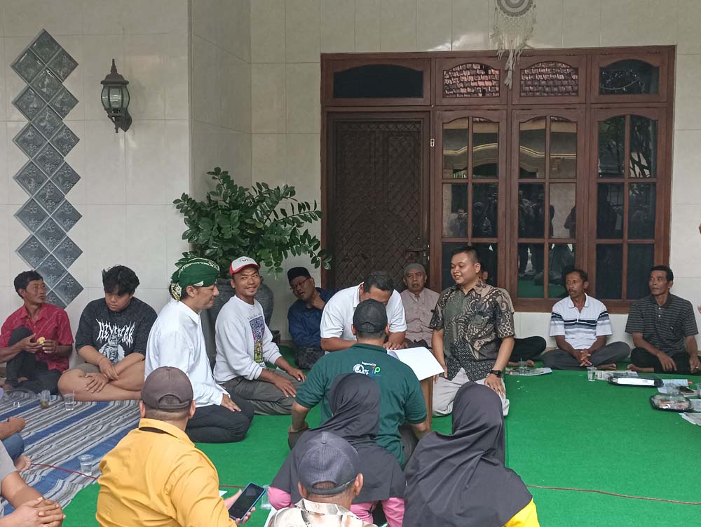 Kampanye di Semen dan Mojo, Deny Widyanarko Teken Kontrak Politik