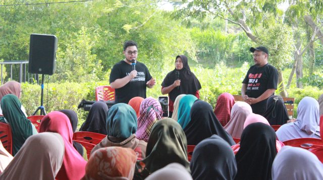 Berdialog di Desa Tiru Lor, Mas Dhito Berkomitmen Urai Masalah PTT dan GTT