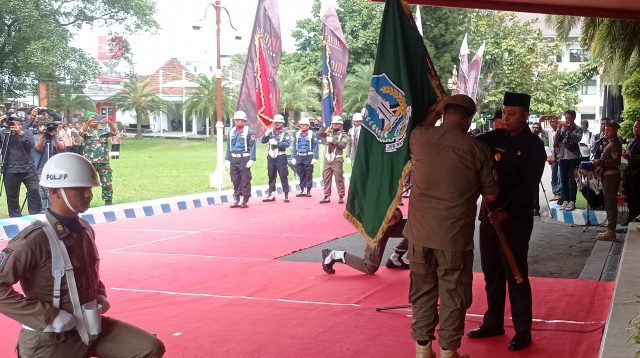 Prosesi Kirab Pataka Jer Basuki Mowo Beya, Dari Pemkab Kediri Dikirab ke Kota Blitar