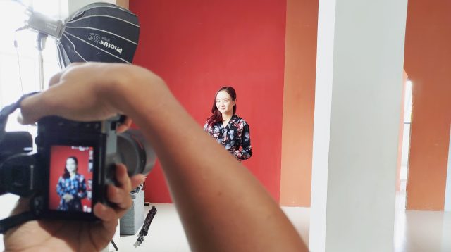 Hobi yang Dibayar, Aries Setyawan Sukses Punya Studio Foto dan Konten Kreator di Ponorogo