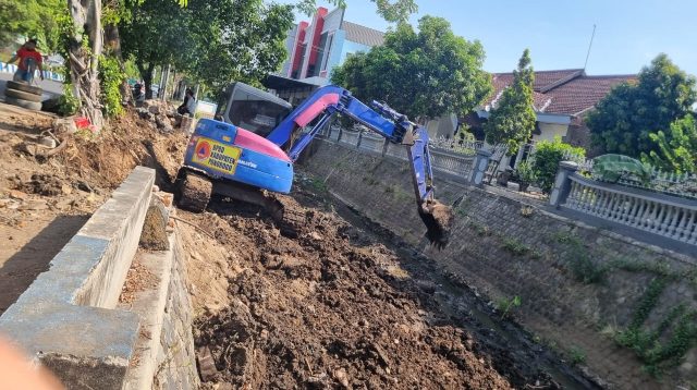 Sambut Musim Penghujan, BPBD Ponorogo Mulai Lakukan Normalisasi Aliran Sungai