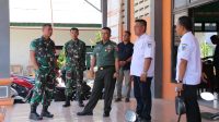 Dansatgas TMMD 122 Kodim 0809/Kediri Sambut dan Dampingi Danrem 082/CPYJ Tinjau Kesiapan Penutupan TMMD