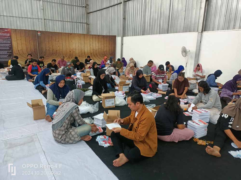 Temukan Surat Suara Ada Noda Tinta di Gambar Calon, KPU Kabupaten Blitar Minta Ganti