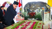Pj Gubernur Adhy Ziarah dan Tabur Bunga di Makam Bung Karno Jelang HUT Pemprov Jatim