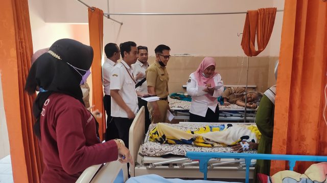 Santap Gurami Bakar, Puluhan Warga Selorejo Terkapar dan Mual-mual