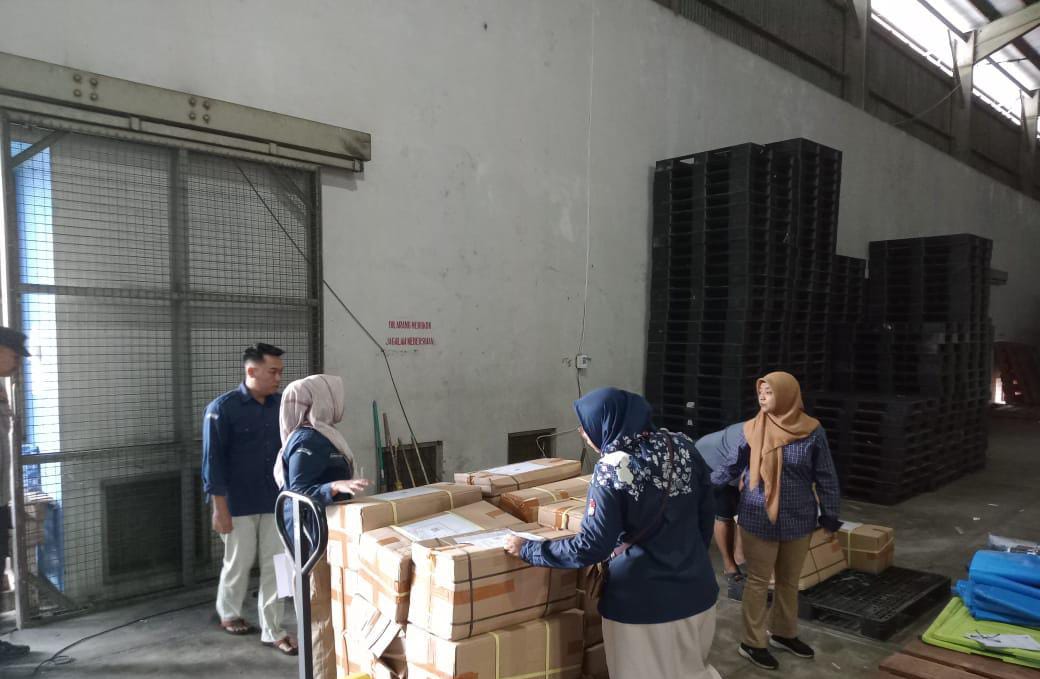 Formulir Hasil Penghitungan Tiba, KPU Kabupaten Blitar Langsung Sortir