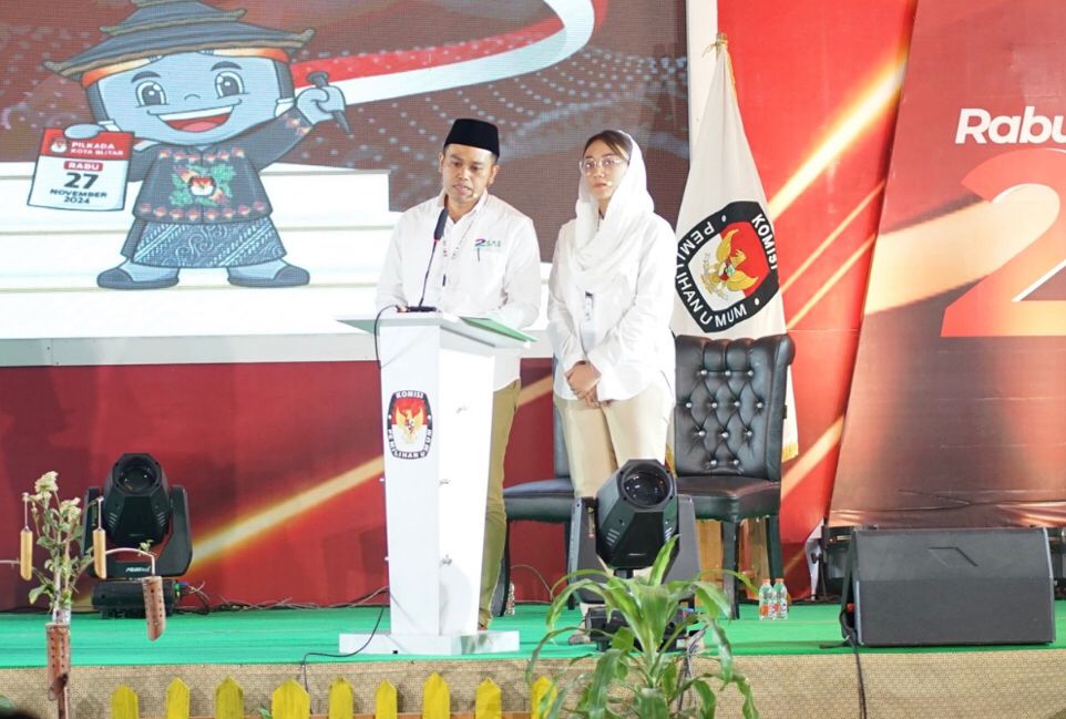Debat Publik Perdana, Cawalikota Blitar Mas Ibin-Elim Komitmen Pendidikan Gratis hingga Perguruan Tinggi