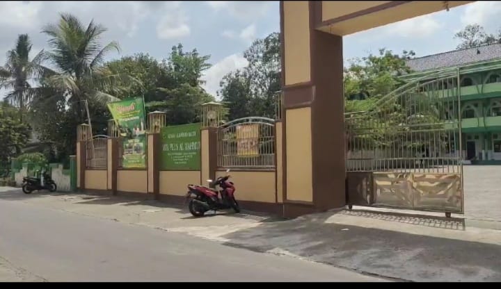 Oknum Pengurus Pondok Dipecat usai Pelemparan Kayu Berpaku