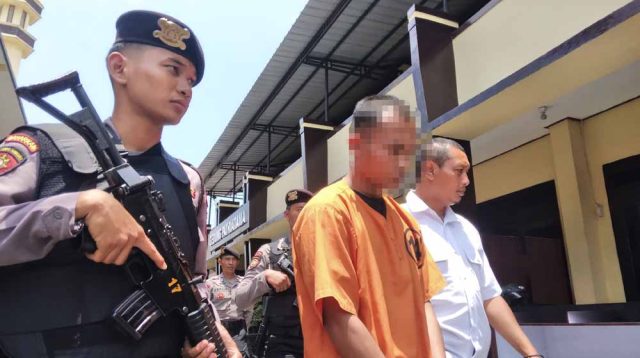 Hanya Karena Dipelototi, Operator Alat Berat di Kota Blitar Aniaya Pemuda hingga Gigi Rompal