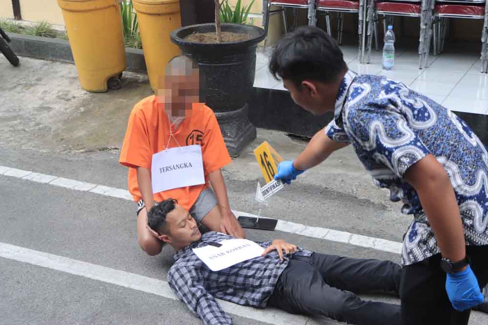 Ustadz Pelempar Kayu Berpaku ke Santri di Blitar Ditetapkan Tersangka dan Ditahan
