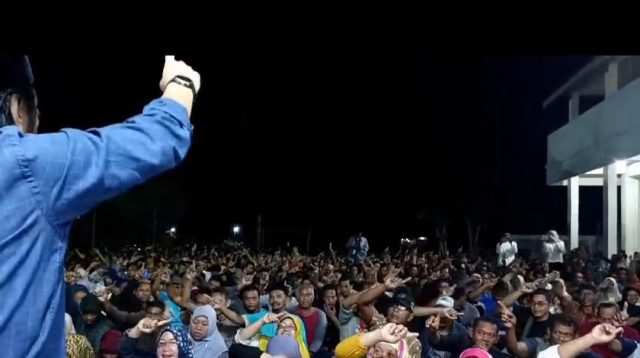 Kaji Mbing Terjun Langsung saat Pembekalan Ribuan Relawan, Larang Pendukung Jelekkan Paslon Lain