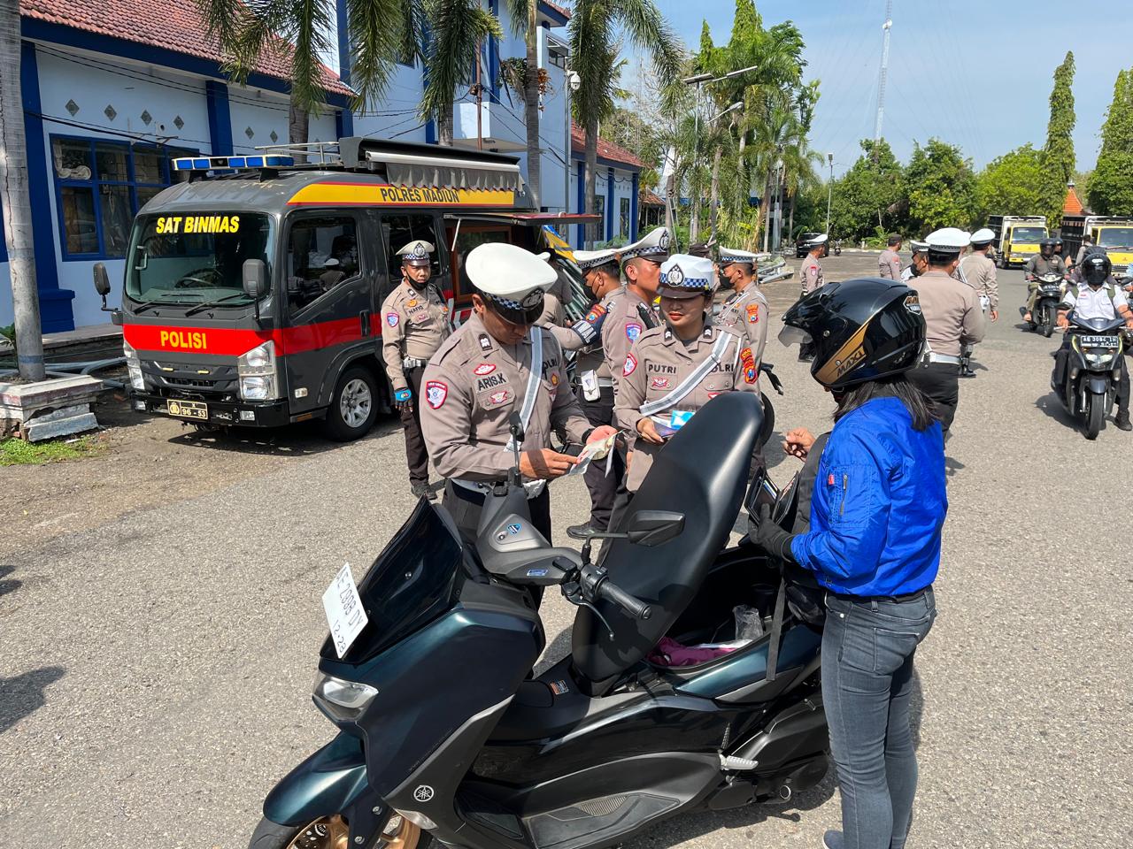 Operasi Zebra 2024, Polres Madiun dan Instansi Terkait Tertibkan Pengguna Jalan di Terminal Caruban