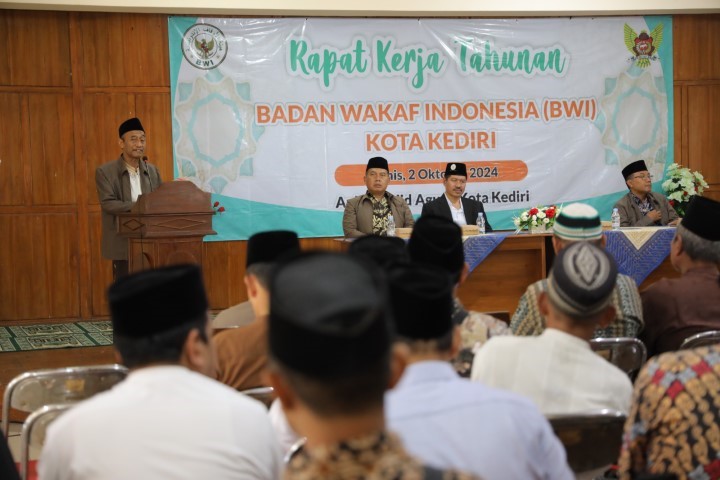 pengukuhan badan wakaf indonesia kota kediri