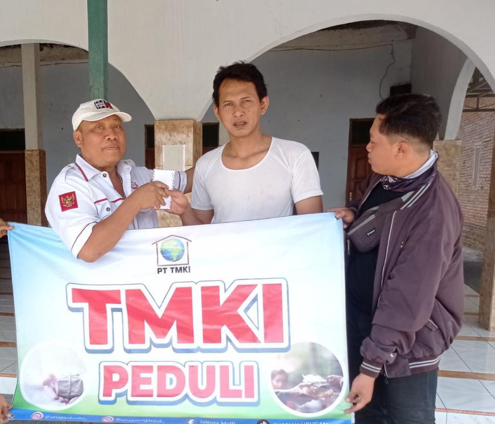 PT TMKI Berbagi Santunan ke Pengurus Masjid di Desa Mlorah, Kecamatan Rejoso, Nganjuk