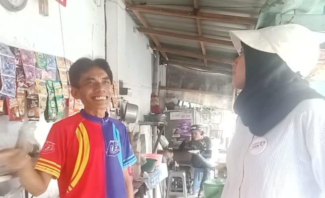 Bunda Fey berdialog dengan warga Keurahan Bangsal