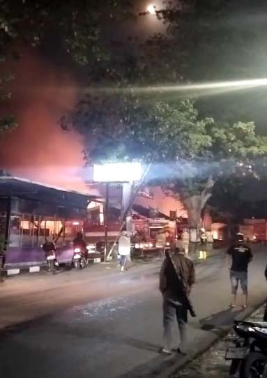 Ada 20 Kios Pujasera Rest Area Karangploso Ludes Dilalap Si Jago Merah
