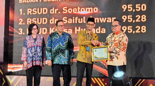 RSUD Karsa Husada Batu Terima Anugerah Keterbukaan Informasi Publik "KI Award" 2024