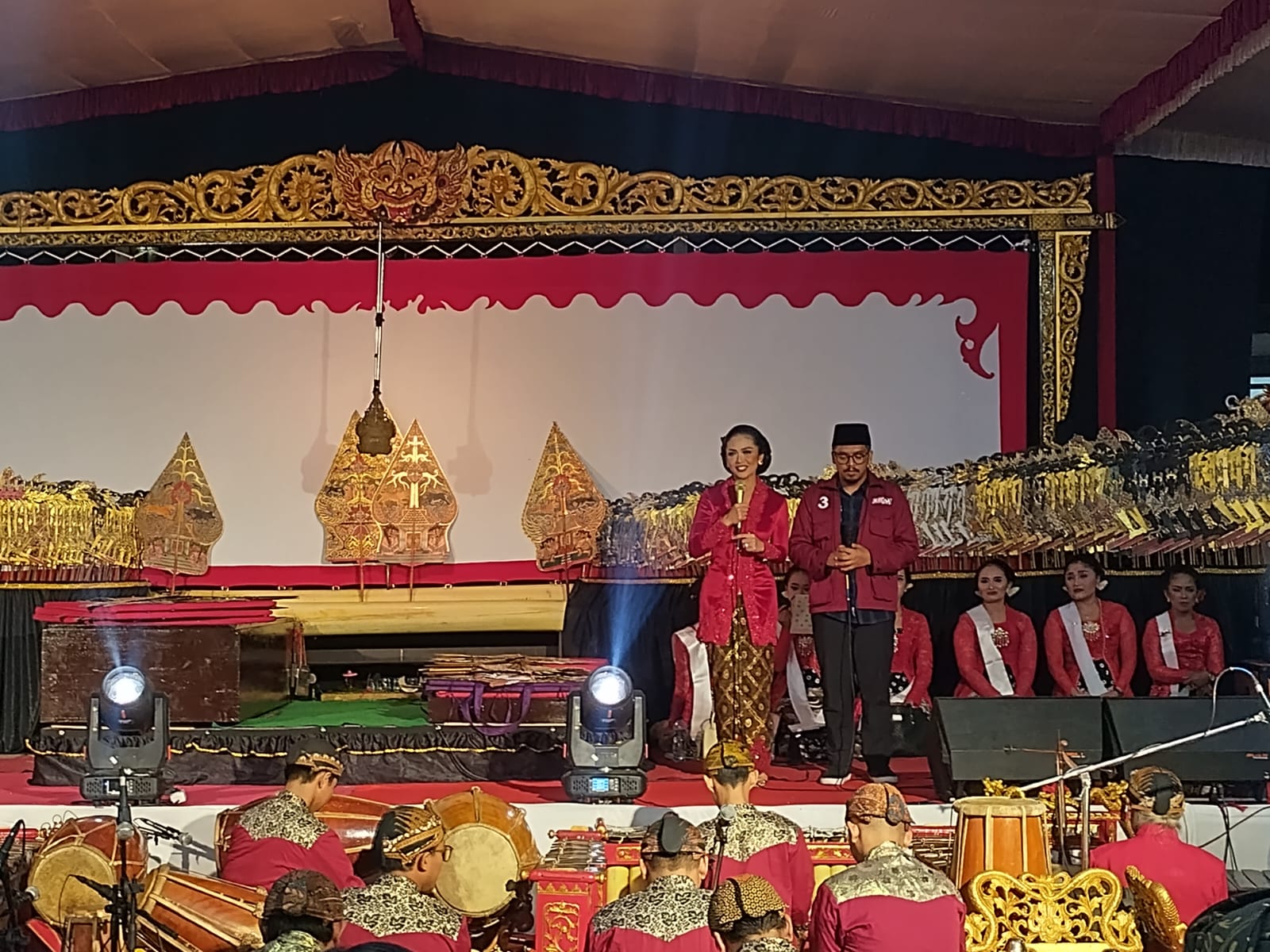 Lestarikan Budaya Kota Batu, Kris Dayanti dan Kresna Dewanata Prosakh Gelar Wayang Kulit Srikandi KriDa