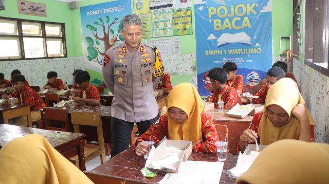 Sambut Hari Ikan Nasional, Bagikan 1000 Paket Makan Siang Gratis di Trenggalek