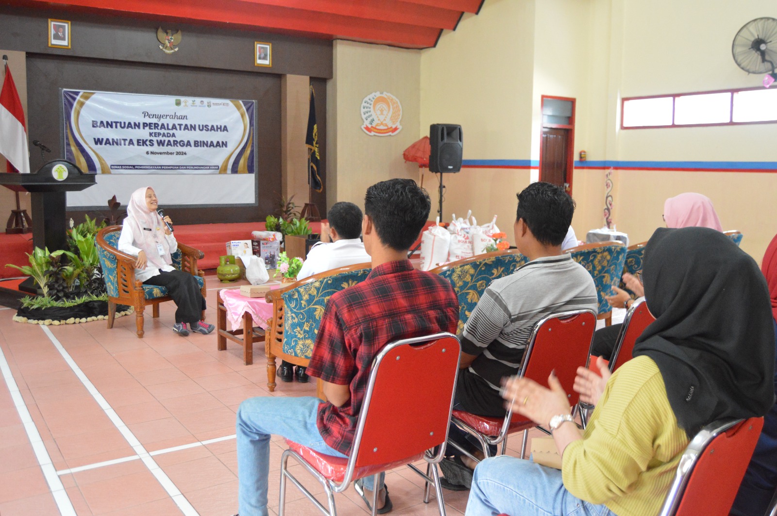 Empat Eks Napi di Trenggalek Dapat Bantuan Peralatan Usaha, Ada Kompor hingga Buah Kelapa