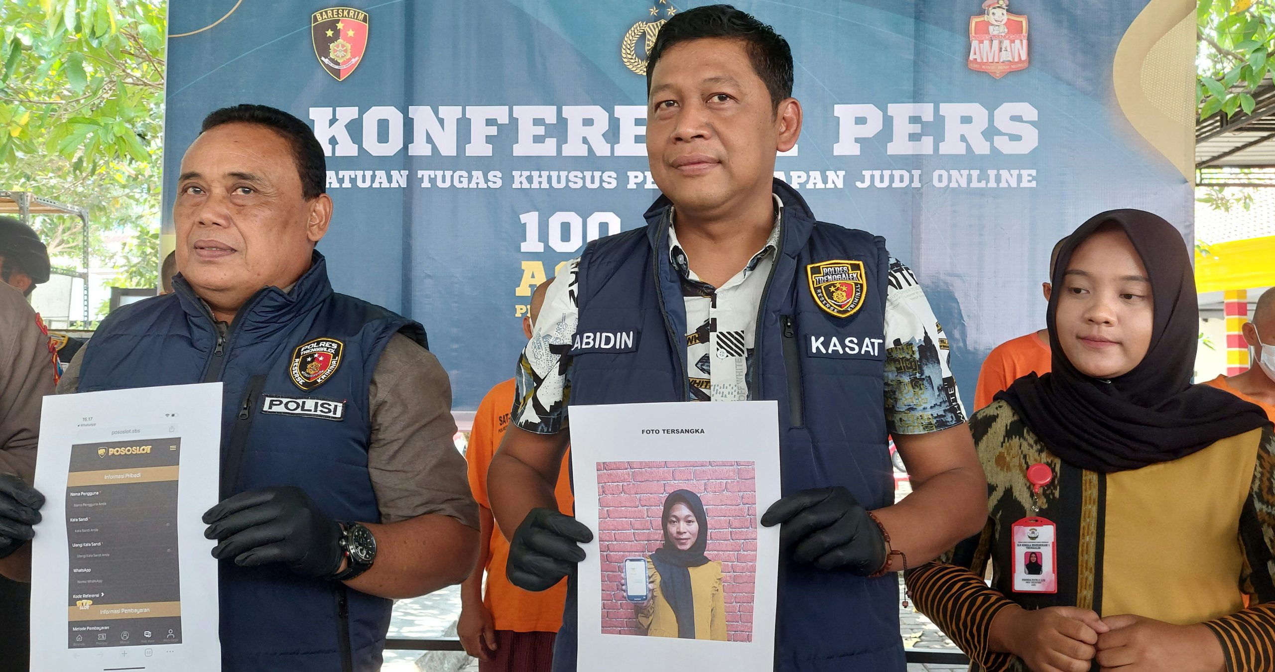 Endorse Situs Judi Online, Selebgram Trenggalek Diamankan Polisi