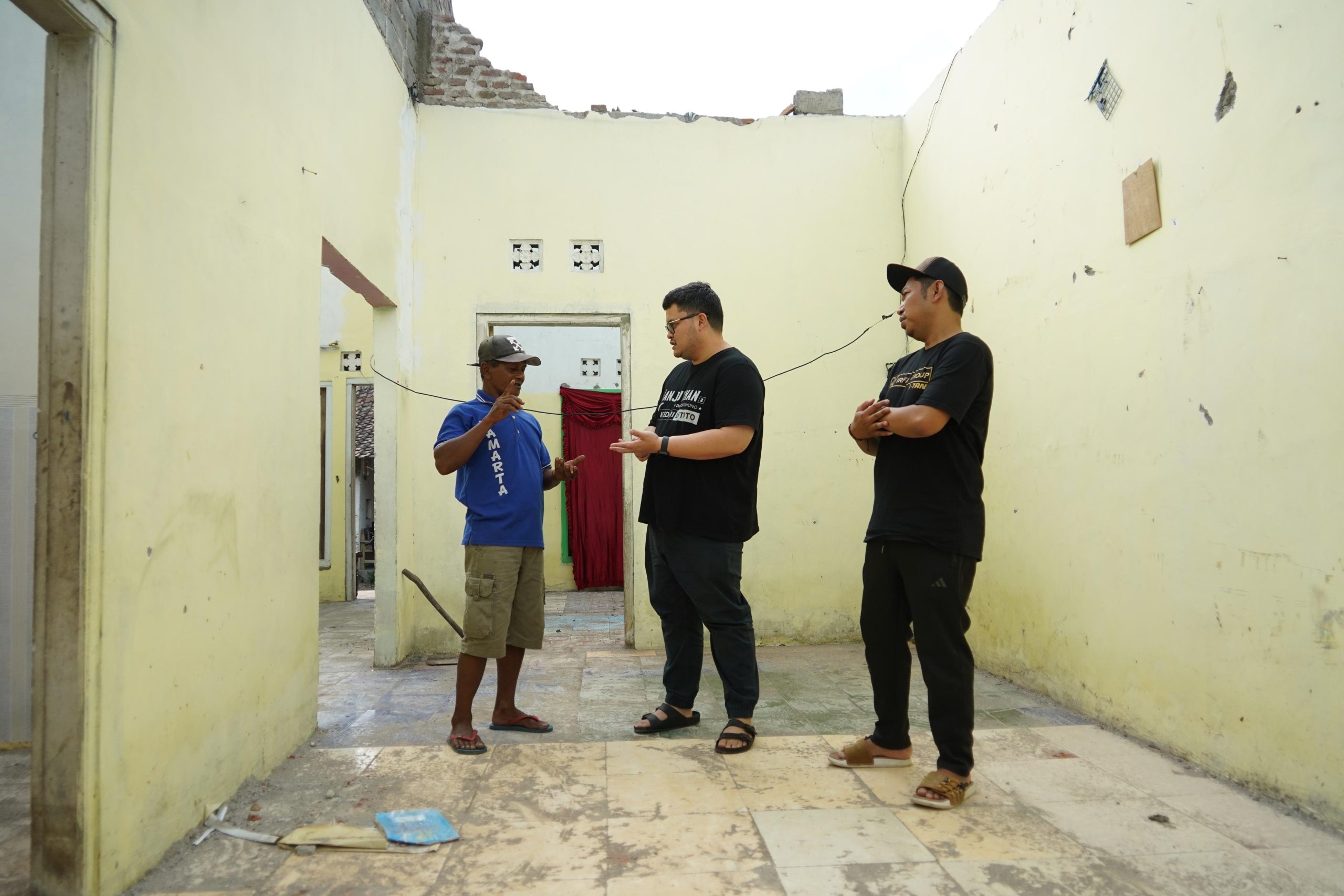 Peduli Korban Angin Puting Beliung,  Mas Dhito Kunjungi Rumah Korban Bencana