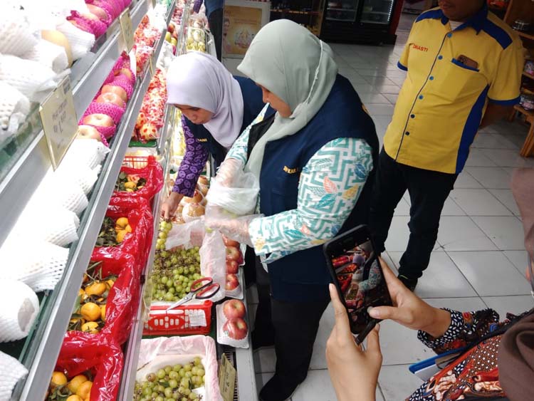 DKPP Kabupaten Kediri Pastikan Anggur Shine Mischat Aman Dikonsumsi