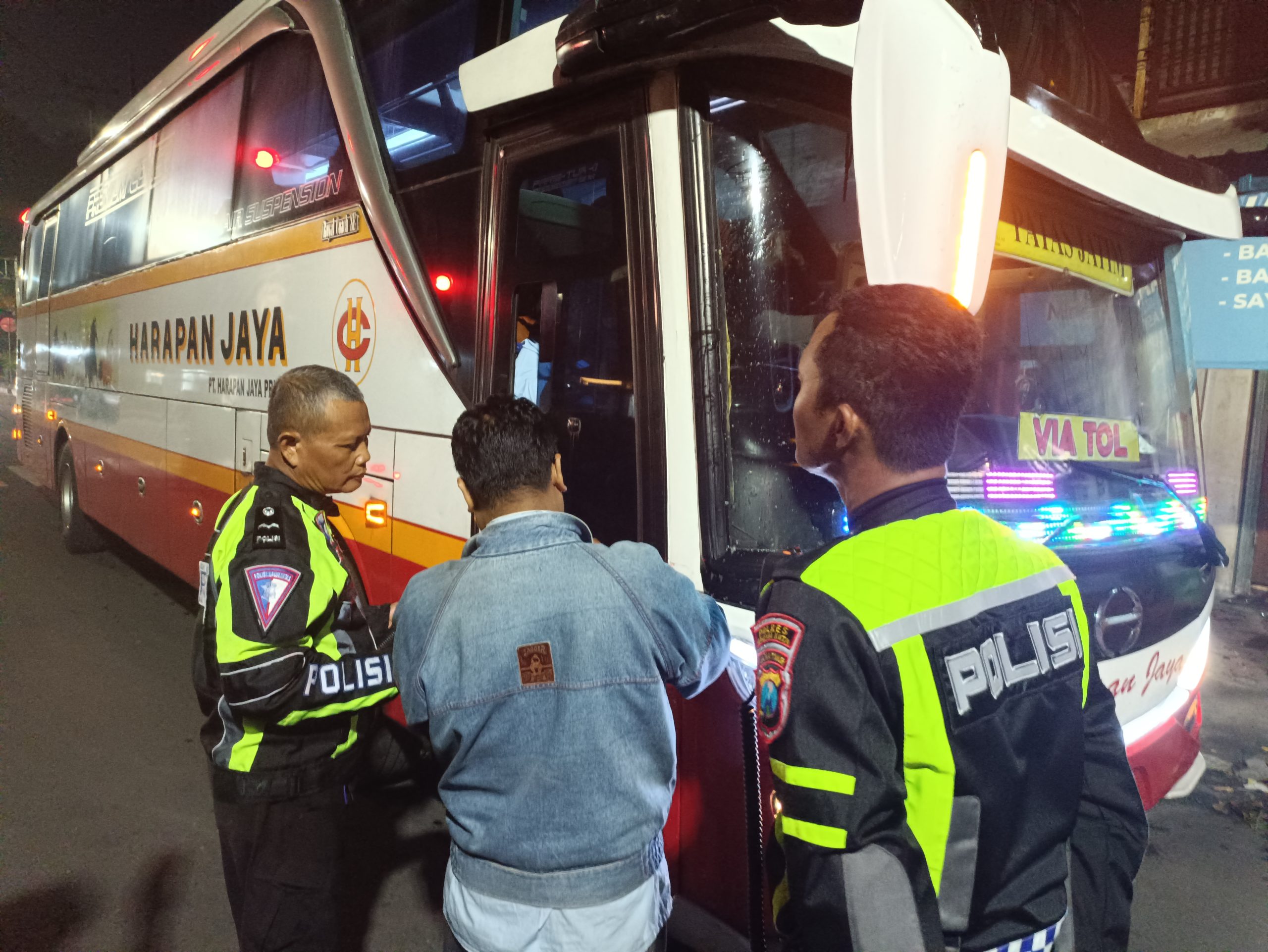 Puluhan Kendaraan Terjaring Razia di Kota Kediri, Dua Bus Sempat Kabur Berhasil Dihentikan