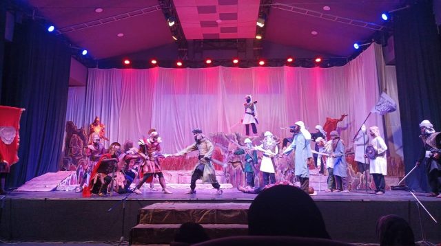  Teater Mutiara Hikam Suguhkan Drama Perang Yarmuk dan Gambus Misri, Pukau Ratusan Penonton