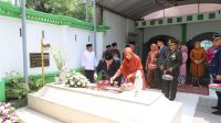 Forkopimda Ziarah ke TMP dan Tokoh Pendiri NU, Pj Bupati Jombang Ajak Generasi Muda Teladani Perjuangan Para Pejuang