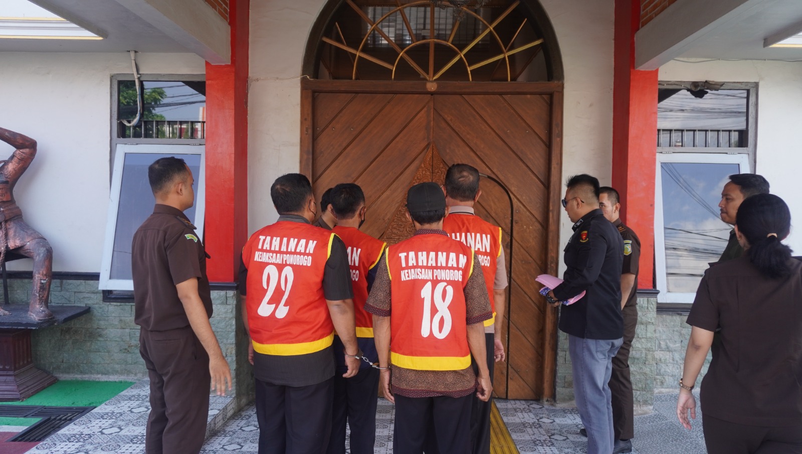 Tersangka Pungli Surat Segel Tanah Desa Sawoo Ajukan Penangguhan Penahanan, Ini Kata Kasie Intel Kejaksaan Negeri Ponorogo