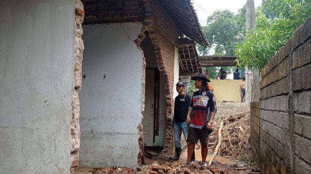 Dua Rumah Warga Terdampak Banjir di Bakalan Akan Terima Bantuan Material Bangunan