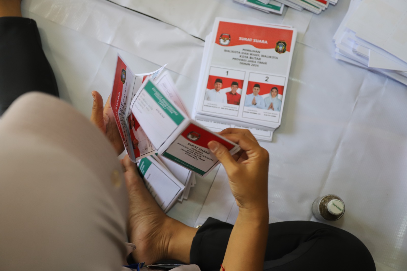 Pengepakan ke Kotak Suara di Kota Blitar Tunggu Pengganti Surat Suara Pengganti Tiba