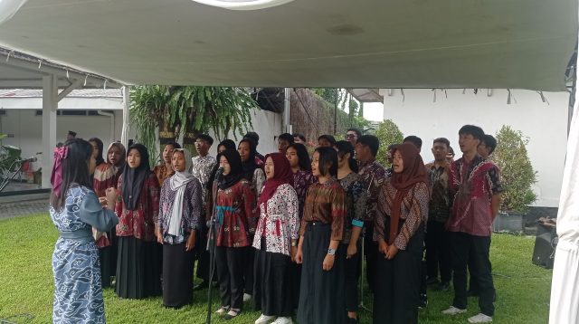 Tampil Prima, Paduan Suara SMKN 1 Ngasem Sering Ikuti Acara Akbar di Pemkab Kediri