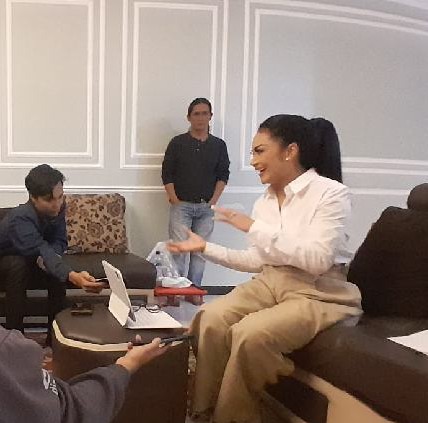 Nurochman - Heli Suyanto Menang Telak Quick Count, Paslon KriDa Legowo dan Ucapkan Selamat