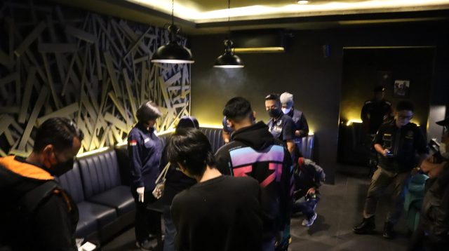 Puluhan Pengunjung dan Pemandu Lagu Hiburan Malam di Kota Batu Jalani Tes Urine