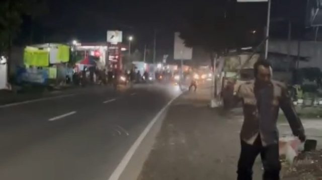 Oknum Suporter Bentrok di Perbatasan Kediri-Malang