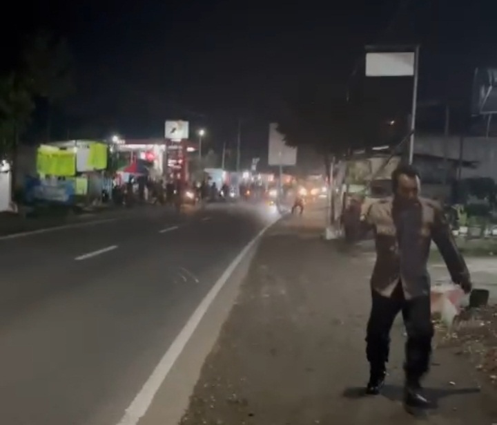 Oknum Suporter Bentrok di Perbatasan Kediri-Malang