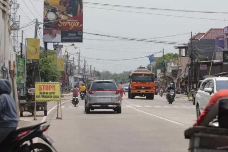 Pelebaran dan Pembangunan Jalan Depan Pasar Gringging hingga Perbatasan Kediri-Nganjuk Selesai Dikerjakan