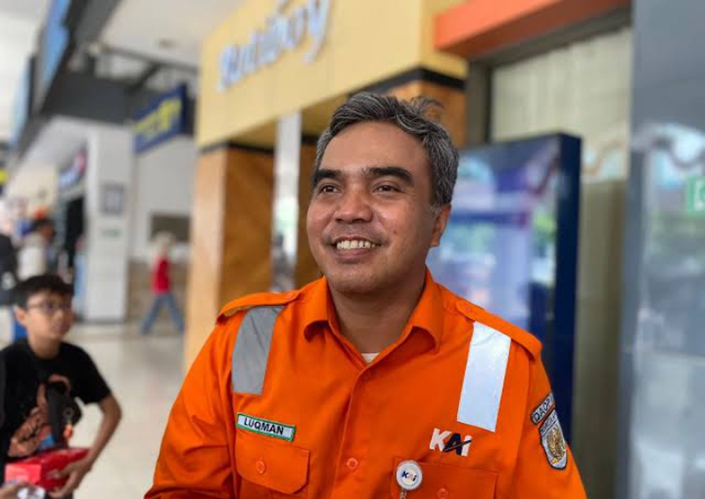 Jelang Nataru, KAI Daop 8 Bersihkan Jalur KA Malang - Pakisaji, ini Tujuannya