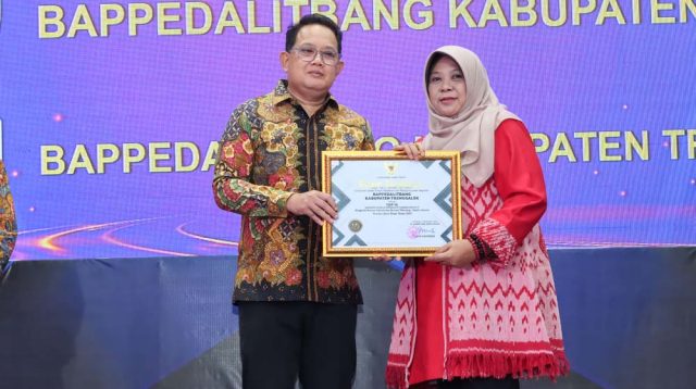 Wow ! Pemkab Trenggalek Borong 4 Penghargaan di Ajang INOTEK Award 2024