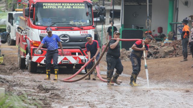 Sebanyak 26 Rumah Terdampak Banjir Bandang di Tiron Banyakan, Ada Bantuan Logistik dari Pemkab Kediri