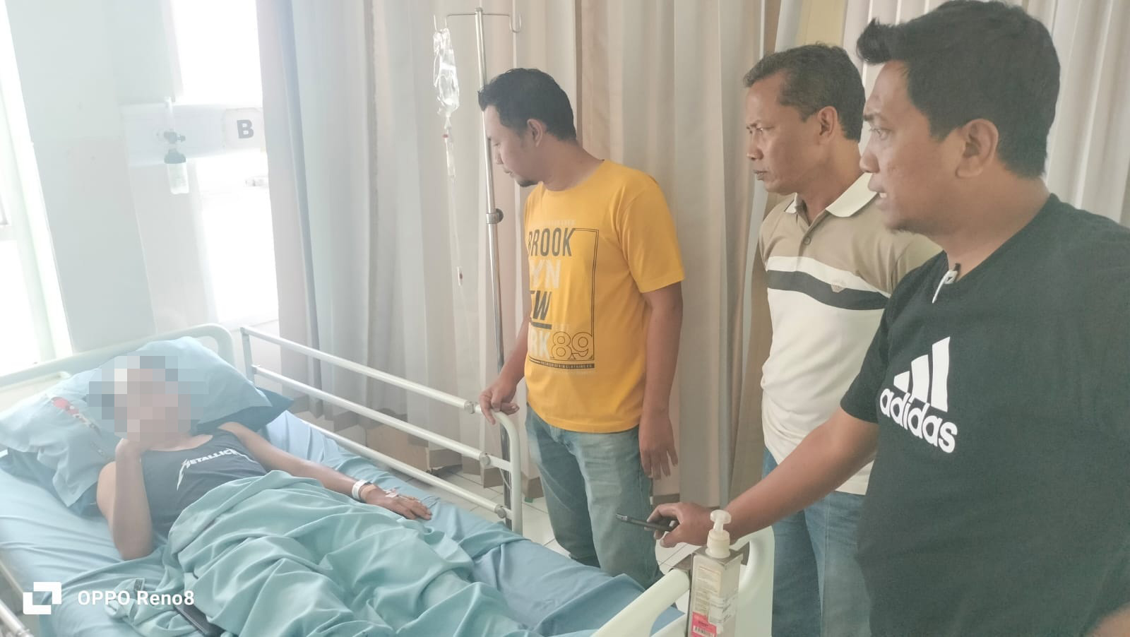Salah satu dari terduga pelaku kemudian membacok Ervan di bagian kepala. Setelah itu, pelaku putar balik lagi ke arah sebelumnya dan melarikan diri.